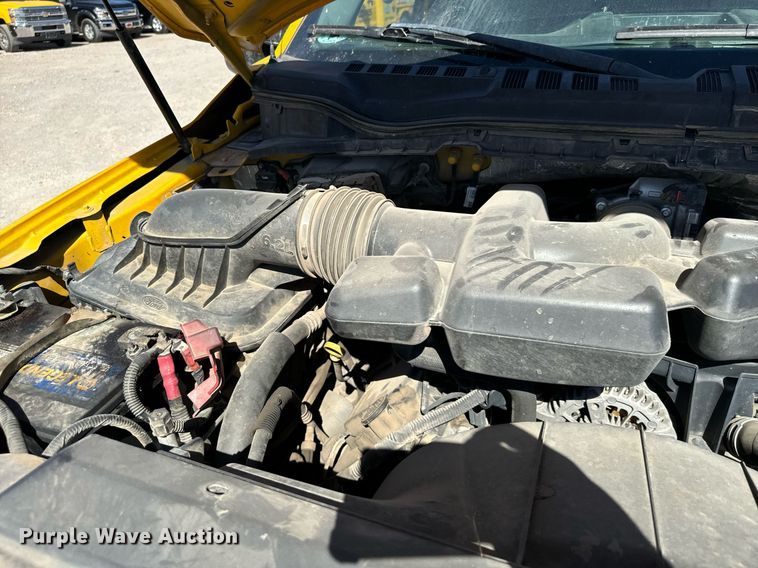 image for item EQ2224 2018 Ford F350 Super Duty utility bed pickup truck