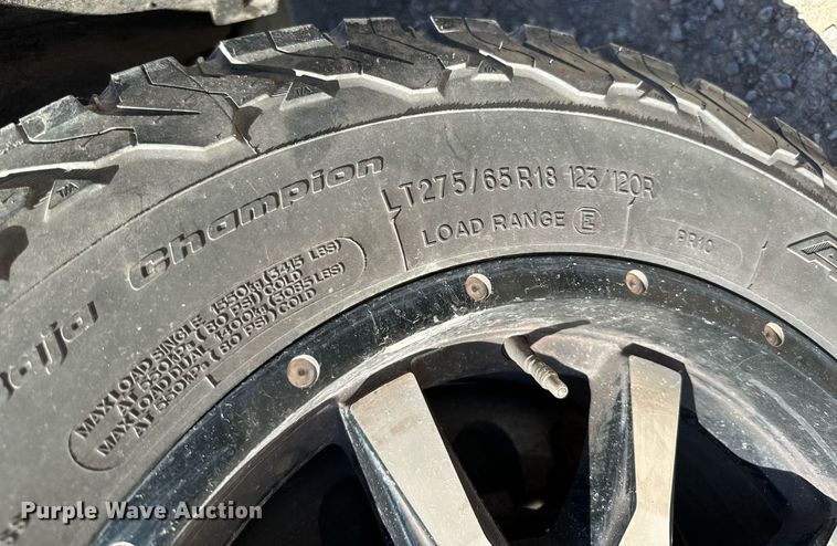 image for item EQ2224 2018 Ford F350 Super Duty utility bed pickup truck