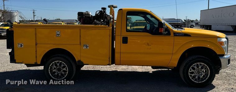 image for item EQ2225 2015 Ford F350 Super Duty utility bed pickup truck