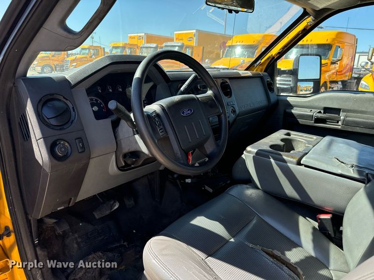 image for item EQ2225 2015 Ford F350 Super Duty utility bed pickup truck