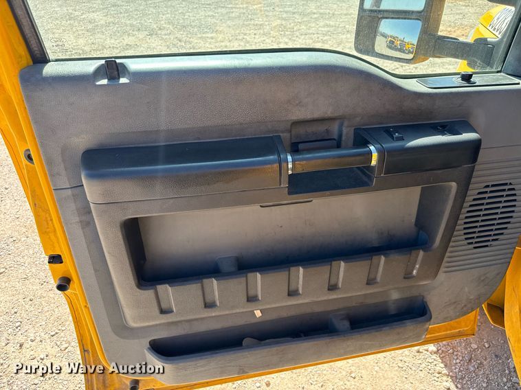 image for item EQ2225 2015 Ford F350 Super Duty utility bed pickup truck