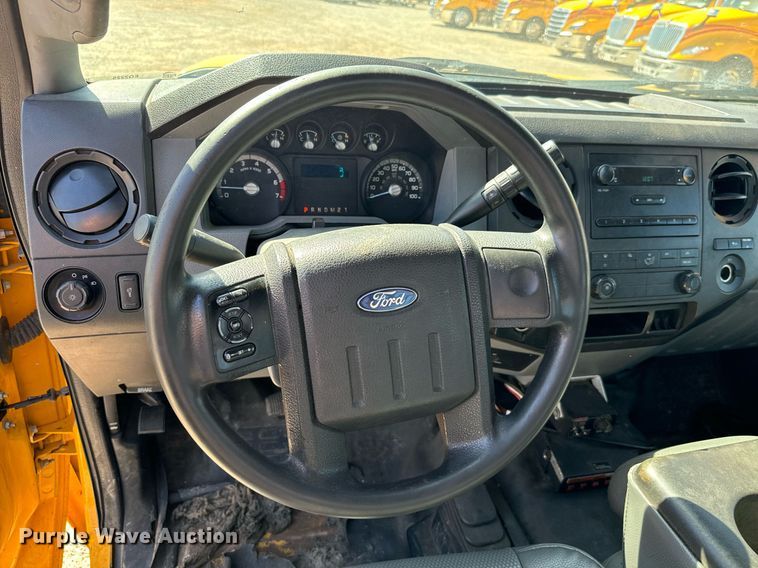 image for item EQ2225 2015 Ford F350 Super Duty utility bed pickup truck