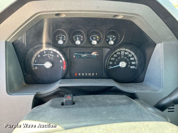 image for item EQ2225 2015 Ford F350 Super Duty utility bed pickup truck