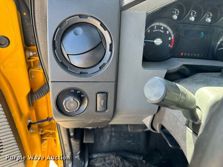 image for item EQ2225 2015 Ford F350 Super Duty utility bed pickup truck