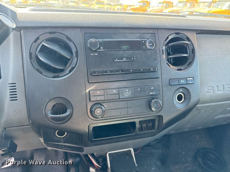 image for item EQ2225 2015 Ford F350 Super Duty utility bed pickup truck