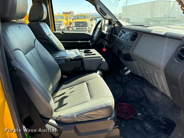 image for item EQ2225 2015 Ford F350 Super Duty utility bed pickup truck