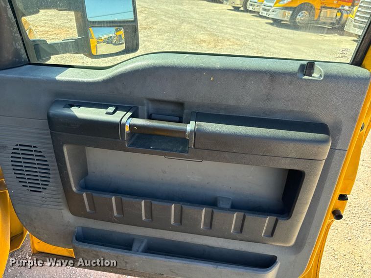 image for item EQ2225 2015 Ford F350 Super Duty utility bed pickup truck