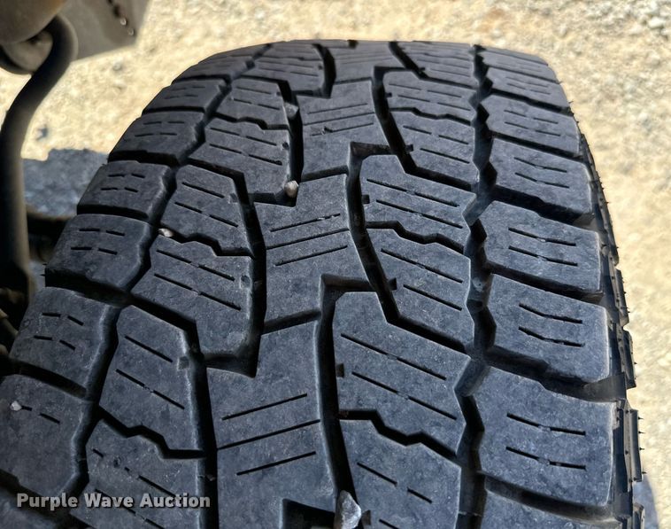 image for item EQ2225 2015 Ford F350 Super Duty utility bed pickup truck