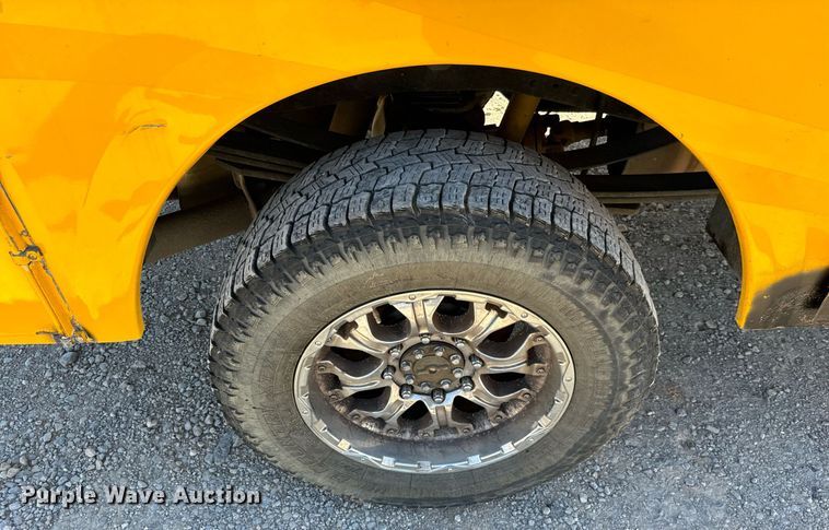 image for item EQ2225 2015 Ford F350 Super Duty utility bed pickup truck