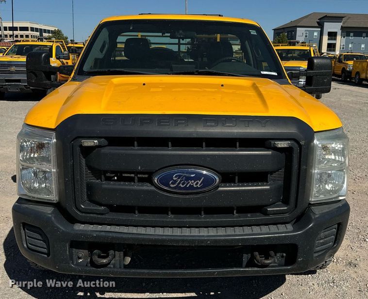 image for item EQ2226 2015 Ford F350 Super Duty utility bed pickup truck