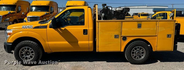 image for item EQ2226 2015 Ford F350 Super Duty utility bed pickup truck