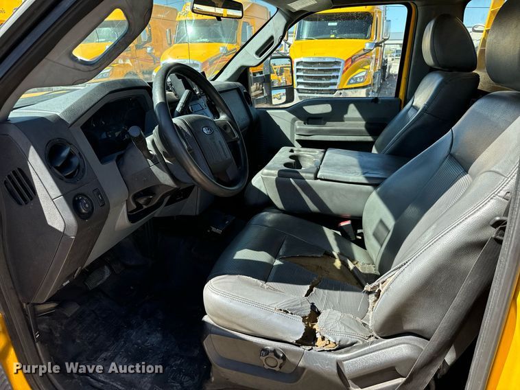 image for item EQ2226 2015 Ford F350 Super Duty utility bed pickup truck