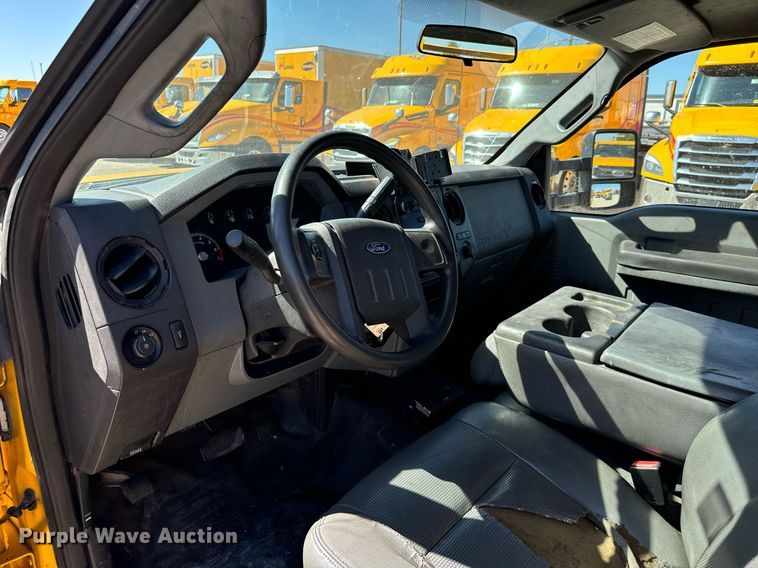 image for item EQ2226 2015 Ford F350 Super Duty utility bed pickup truck