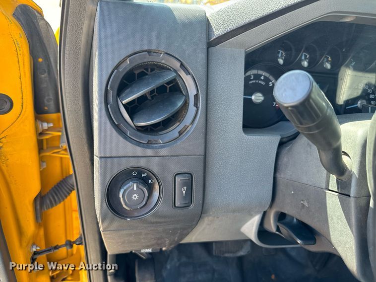 image for item EQ2226 2015 Ford F350 Super Duty utility bed pickup truck