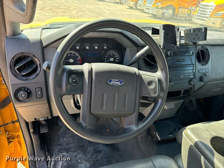 image for item EQ2226 2015 Ford F350 Super Duty utility bed pickup truck