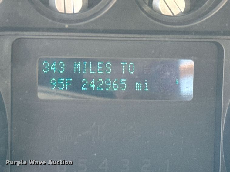 image for item EQ2226 2015 Ford F350 Super Duty utility bed pickup truck