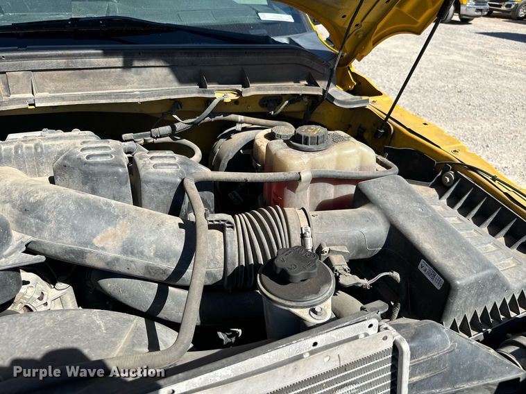 image for item EQ2226 2015 Ford F350 Super Duty utility bed pickup truck