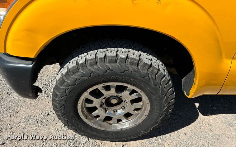 image for item EQ2226 2015 Ford F350 Super Duty utility bed pickup truck