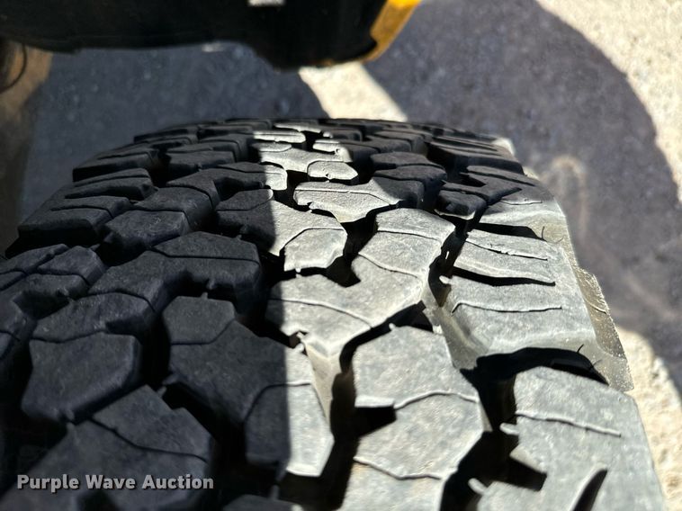 image for item EQ2226 2015 Ford F350 Super Duty utility bed pickup truck