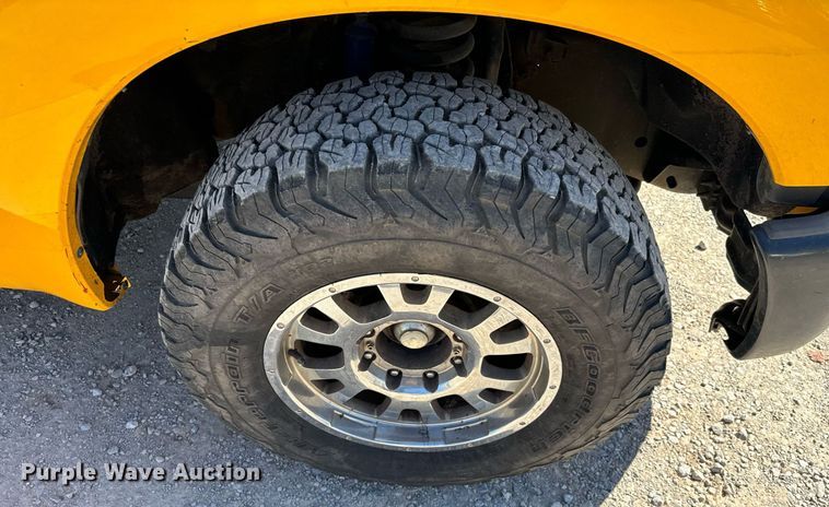 image for item EQ2226 2015 Ford F350 Super Duty utility bed pickup truck