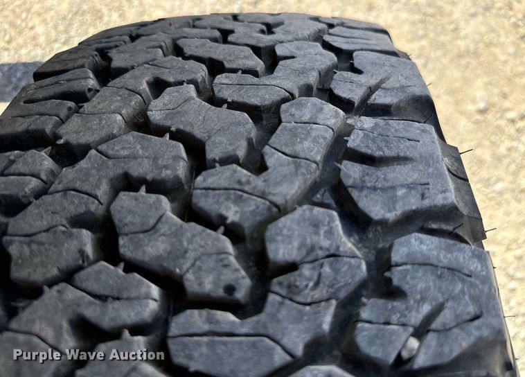 image for item EQ2226 2015 Ford F350 Super Duty utility bed pickup truck