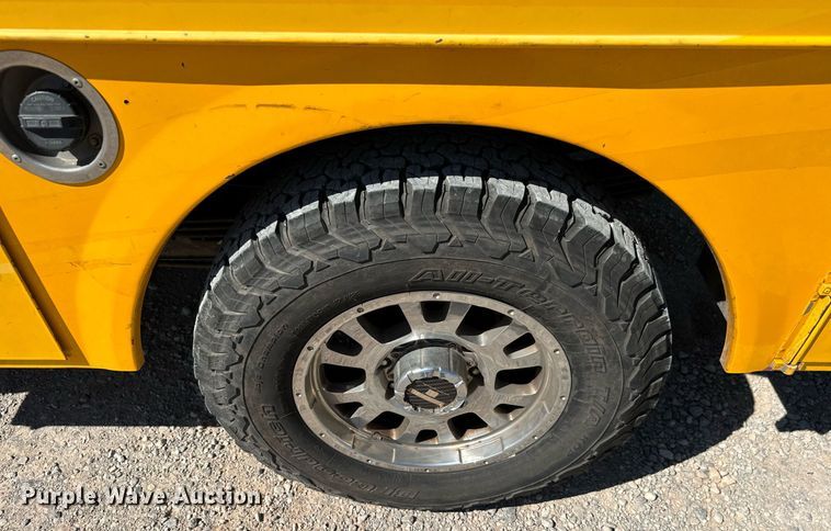 image for item EQ2226 2015 Ford F350 Super Duty utility bed pickup truck