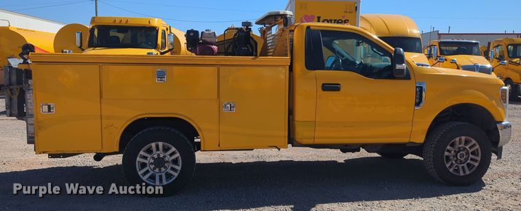 image for item EQ2228 2019 Ford F350 Super Duty utility bed pickup truck