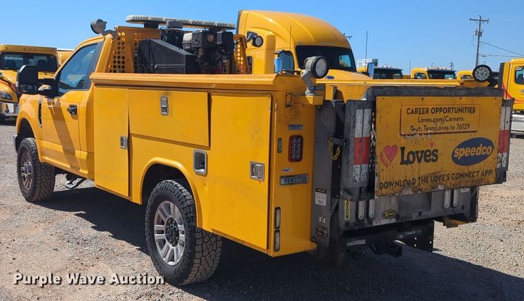 image for item EQ2228 2019 Ford F350 Super Duty utility bed pickup truck