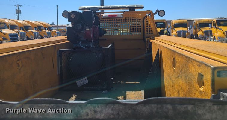 image for item EQ2228 2019 Ford F350 Super Duty utility bed pickup truck