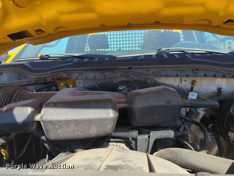 image for item EQ2228 2019 Ford F350 Super Duty utility bed pickup truck