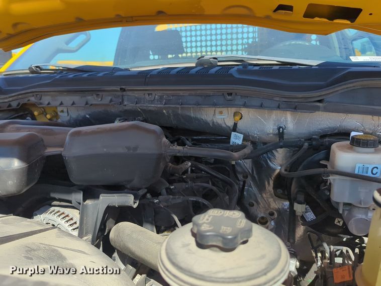 image for item EQ2228 2019 Ford F350 Super Duty utility bed pickup truck