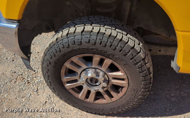 image for item EQ2228 2019 Ford F350 Super Duty utility bed pickup truck