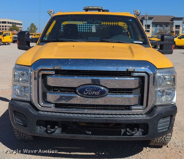 image for item EQ2229 2016 Ford F350 Super Duty utility bed pickup truck