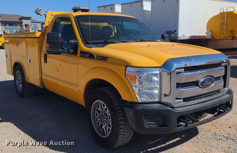 image for item EQ2229 2016 Ford F350 Super Duty utility bed pickup truck