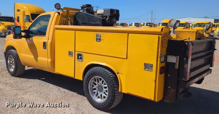 image for item EQ2229 2016 Ford F350 Super Duty utility bed pickup truck