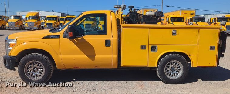 image for item EQ2229 2016 Ford F350 Super Duty utility bed pickup truck