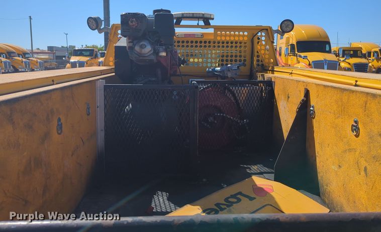 image for item EQ2229 2016 Ford F350 Super Duty utility bed pickup truck