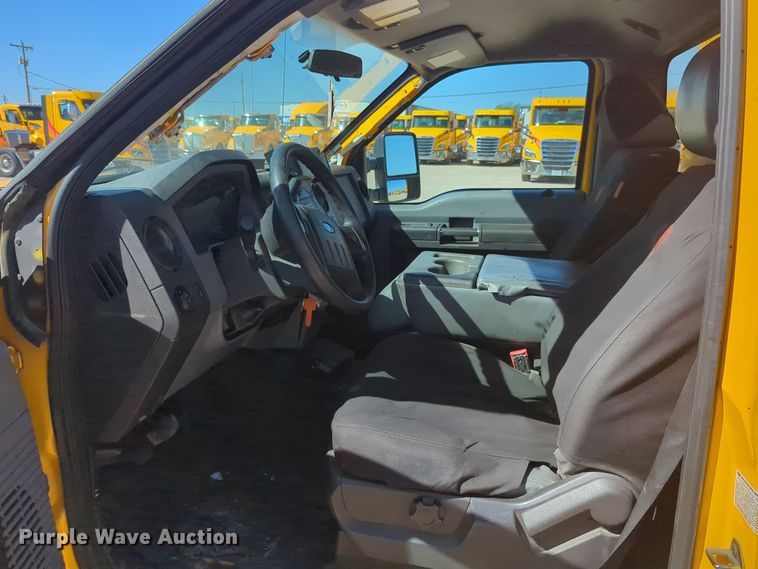 image for item EQ2229 2016 Ford F350 Super Duty utility bed pickup truck