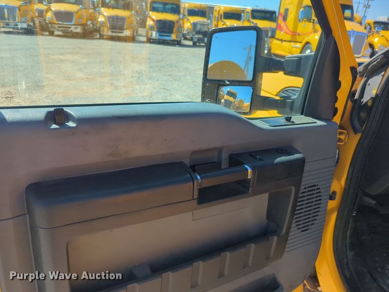 image for item EQ2229 2016 Ford F350 Super Duty utility bed pickup truck