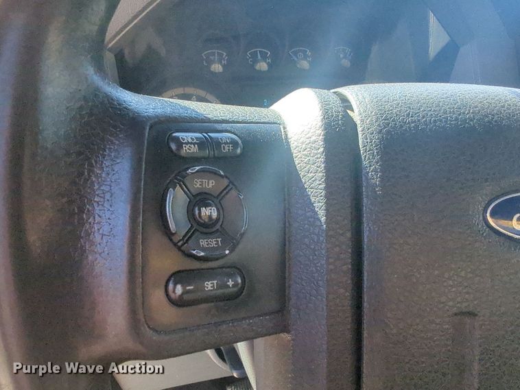 image for item EQ2229 2016 Ford F350 Super Duty utility bed pickup truck