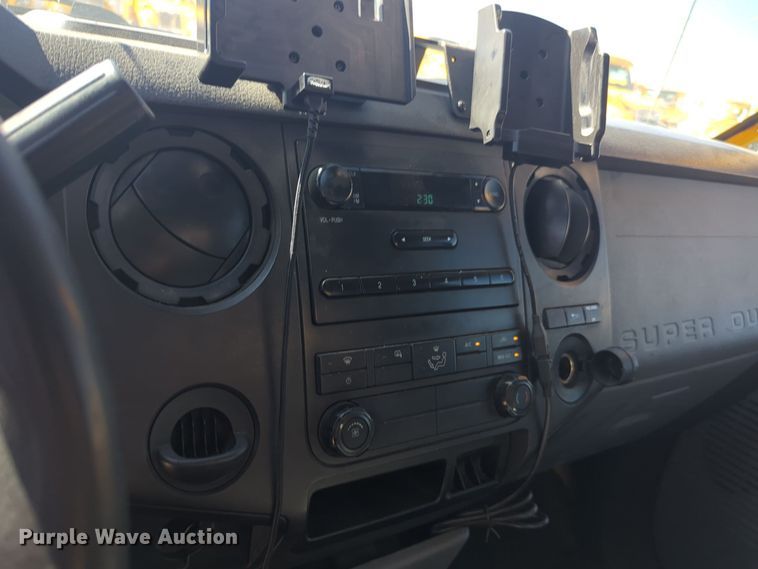 image for item EQ2229 2016 Ford F350 Super Duty utility bed pickup truck