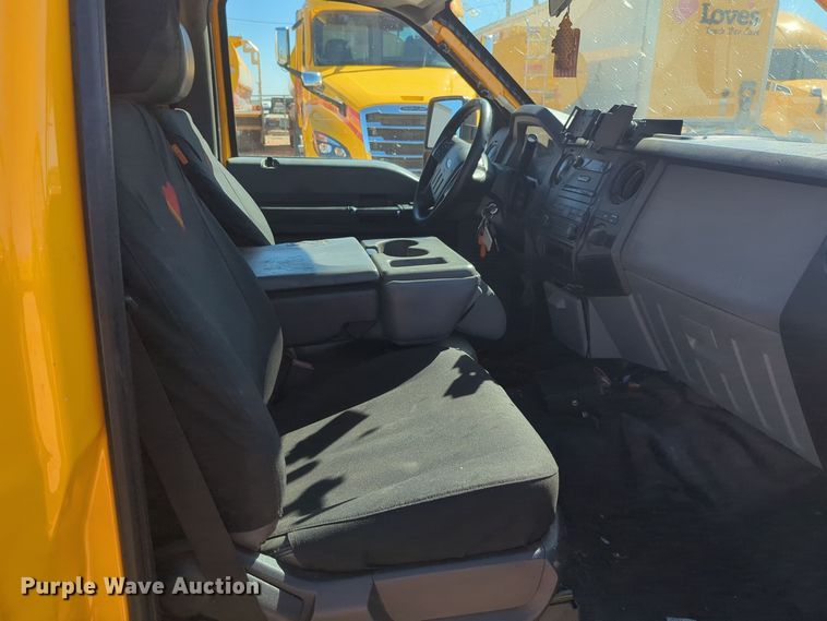 image for item EQ2229 2016 Ford F350 Super Duty utility bed pickup truck