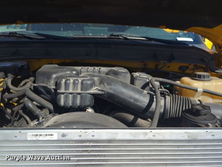 image for item EQ2229 2016 Ford F350 Super Duty utility bed pickup truck