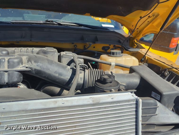 image for item EQ2229 2016 Ford F350 Super Duty utility bed pickup truck