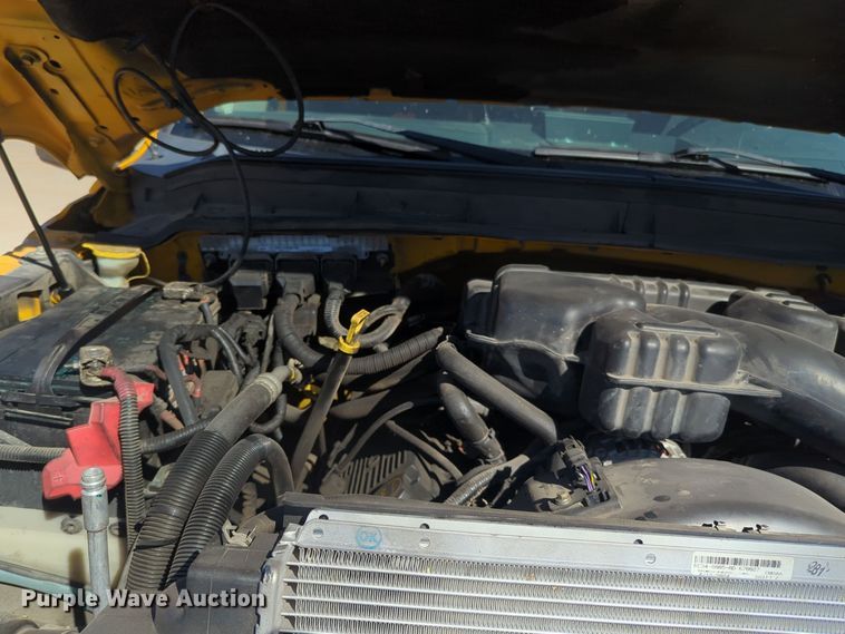 image for item EQ2229 2016 Ford F350 Super Duty utility bed pickup truck