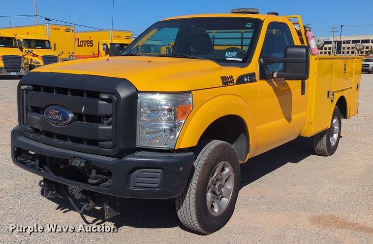 image for item EQ2230 2015 Ford F350 Super Duty utility bed pickup truck