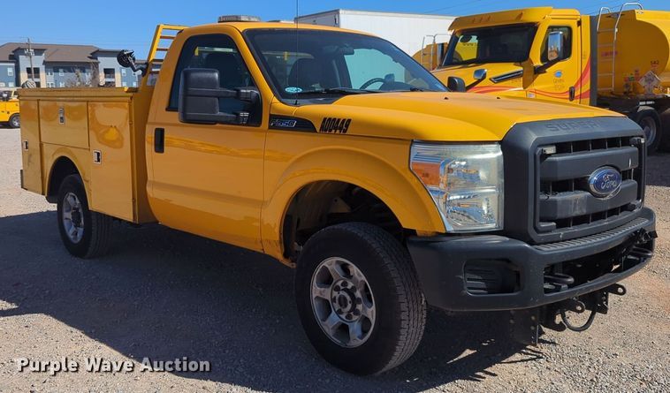 image for item EQ2230 2015 Ford F350 Super Duty utility bed pickup truck