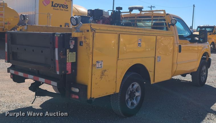 image for item EQ2230 2015 Ford F350 Super Duty utility bed pickup truck