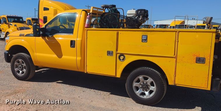 image for item EQ2230 2015 Ford F350 Super Duty utility bed pickup truck