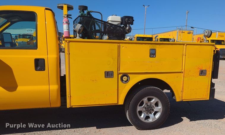 image for item EQ2230 2015 Ford F350 Super Duty utility bed pickup truck